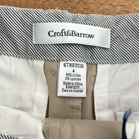 NWOT Croft & Barrow
Excellent Condition
Size 6
Color Tan
Capri
#545 - Picture 6 of 7